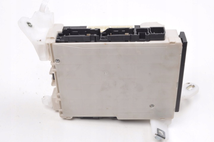 TOYOTA PRIUS IV 1.8 HYBRIDE MODULE CONFORT 89221-47510 82730-47530-C