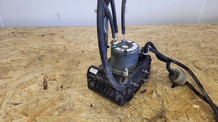 MERCEDES GLE GLS 167 W167 COMPRESSEUR POMPE SUSPENSIONS A1673209204 PARFAIT