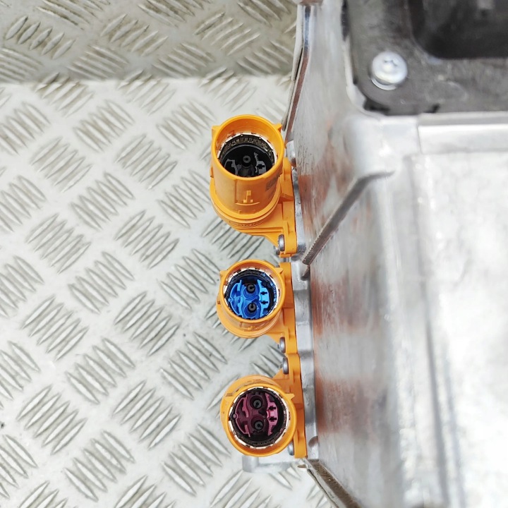 INWENTER BMW IX2 5A93367 29464786 230KW 2024