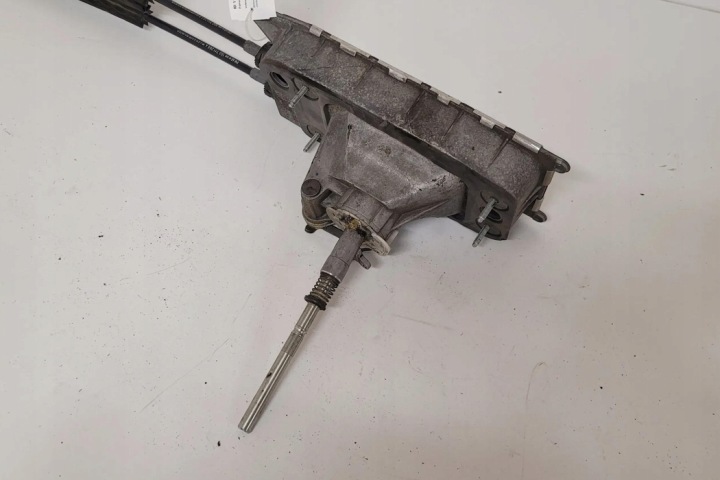 MÉCANISME CHANGEMENTS VITESSE VW GOLF VI (5K1) 1Q0711049C 1.4L GASOLINE 2010
