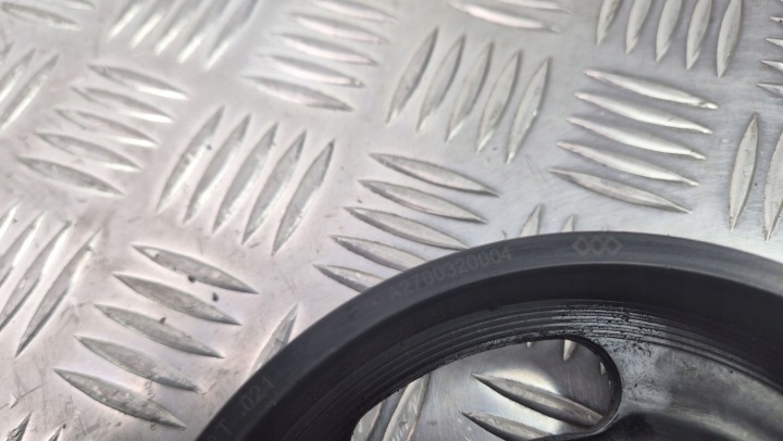 KOLO POULIE ARBRE VILEBREQUIN MERCEDES A160 W176 A2700320004 270.910