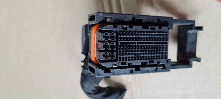 S3 8V BERLINE A3 PUCE PUCE RACCORD ORDINATEUR 4H0906971AB