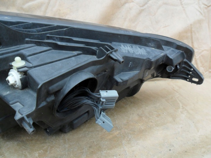 PHARE AVANT GAUCHE VOLVO S60