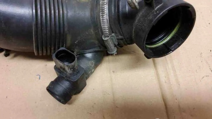 AUTRE CONDUITES DE DÉRIVATION SKODA OCTAVIA II COMBI (1Z5) 5N0906391 1.6L DIESEL 2011