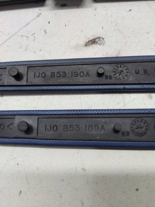 VOLKSWAGEN GOLF IV 2003 MOULURE CONSOLES CENTRALE 1J0858981C