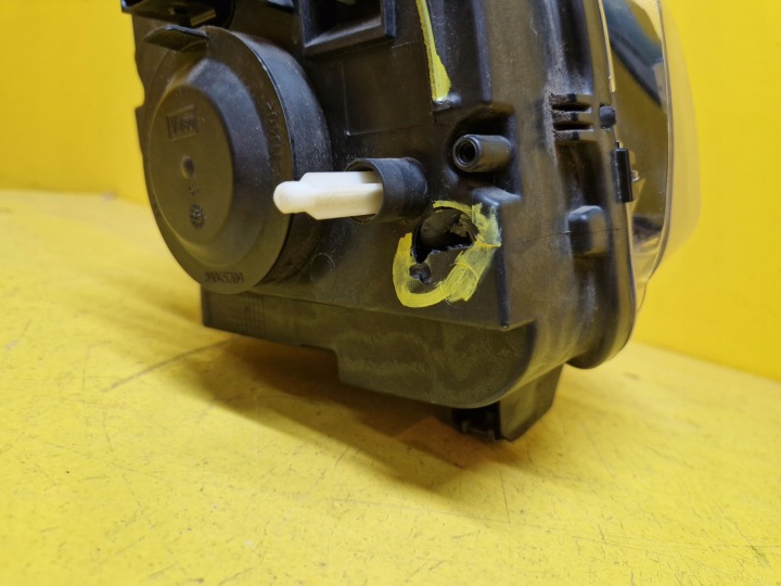 CITROEN BERLINGO IV PHARE DROITE AVANT AVANT 9816825080