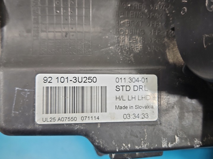 PROJECTEUR GAUCHE PHARE AVANT KIA SPORTAGE III 10-15 EUROPE