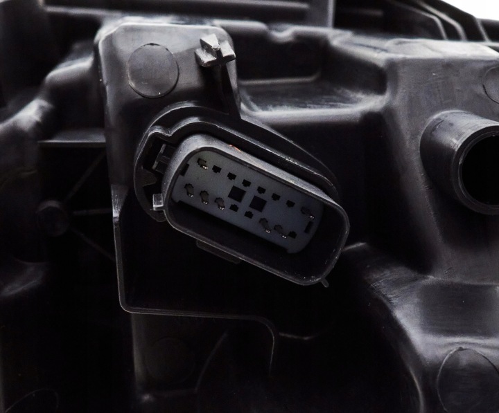 PHARE AVANT VERS FORD FUSION 2019- HS7Z-13008-H GAUCHE MÉCANIQUE