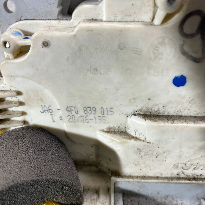 SERRURE DE PORTE ARRIÈRE GAUCHE CÔTÉ AUDI A6 S6 C6 4F 4F0839015