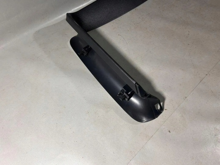 AUTRE PIÈCES WYKONCZENIA VW TOUAREG (7P5) 7P6867603 3.0L 2011
