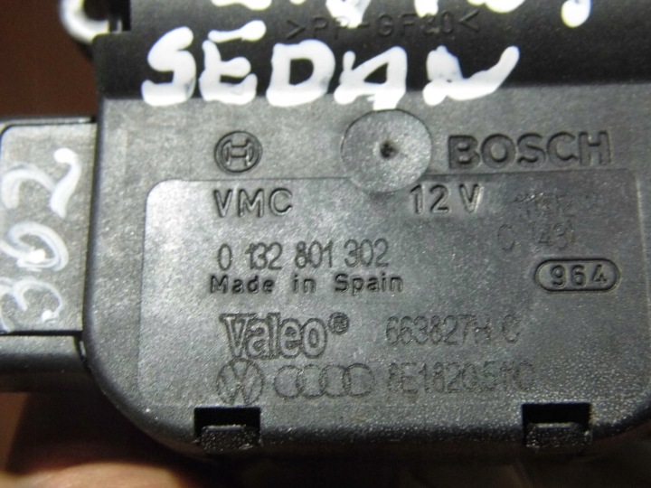 AUDI A4 B6 2.5TDI 02' SED PETIT MOTEUR RÉCHAUFFEURS 0132801302