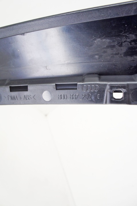 UP202 AUDI Q3 I 8U MOULURE REVÊTEMENT PORTES DROIT AVANT 8U0837902C