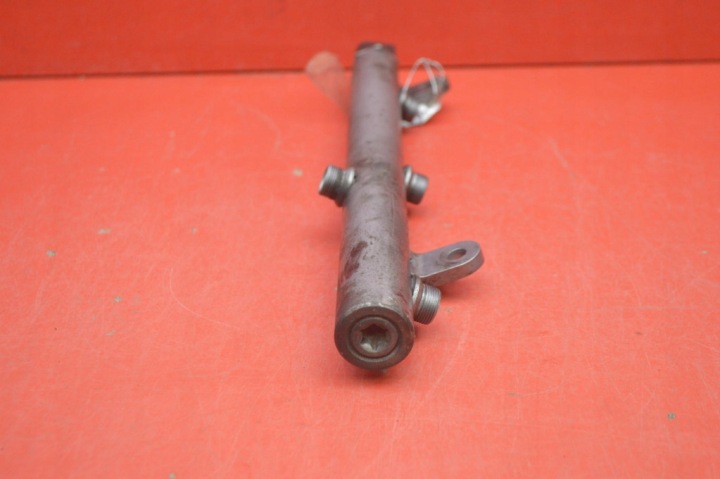 MOULURE INJECTION DROITE A6420702695 MERCEDES GL X164 3.0 CDI 224 KM 06-09