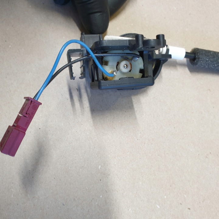 PETIT MOTEUR RIDEAUX COUVERCLES DE COFFRE DROIT BMW 3 E91 OE
