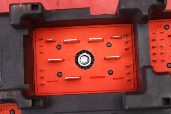 BOÎTE FUSIBLES FUSIBLE 13144711 US OPEL SIGNUM 2.2 DIRECT 155 KM GOUPILLE