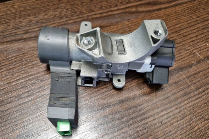 ORDINATEUR MOTEUR ECU VOLVO V70 II (SW) 0281012103 2.4L DIESEL 136KW 2006