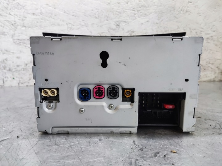 MERCEDES C CLASSE W204 LIFT RADIO NAVIGATION A2049009410