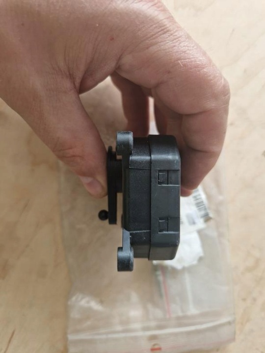 PETIT MOTEUR RÉGLAGES CONDUIT D'AIR OPEL ASTRA G OE 13159896