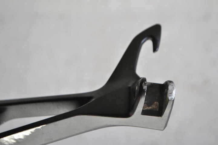 SET FIXATION PODNOZKA SUZUKI GSR 750