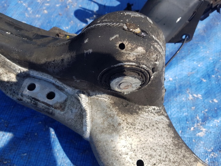 BERCEAU ARRIÈRE MERCEDES W211 POUTRE CHÂSSIS CHÂSSIS A2113503712