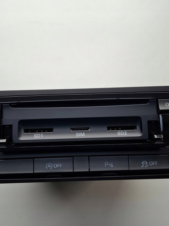 STACJA MULTIMEDIALNA LECTEUR DE CARTE KART AUDI A4 S4 B8 8K LIFT 8R1035670A