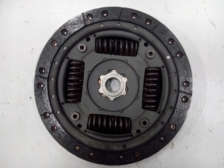 EMBRAYAGE COMPLET DISQUE COLLIER INFINITI Q50 Q70