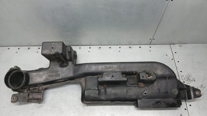 TUYAU AIR MAZDA PREMACY 1.8B 03R UNIVERSEL ZL0113200