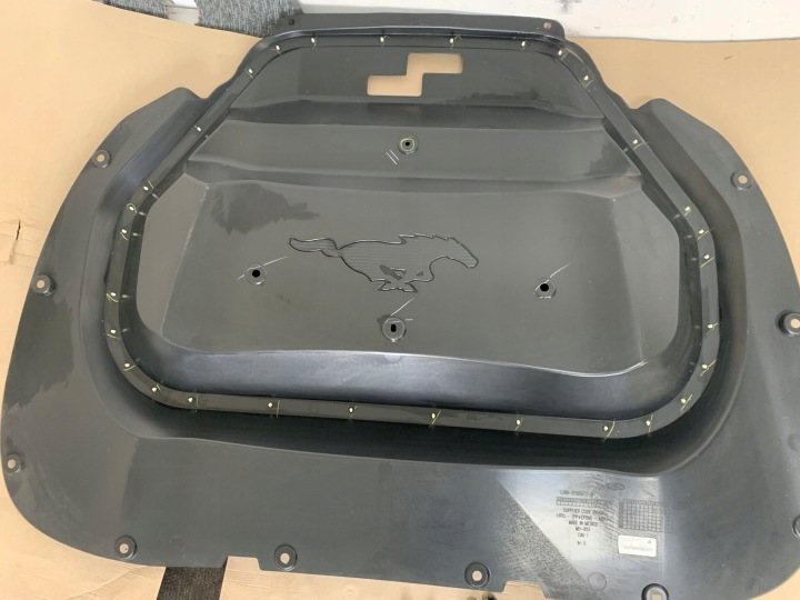 FORD MUSTANG MACH-E RWD 21 75.7 KWH TAPIS INSONORISATION CAPOTS AVANT
