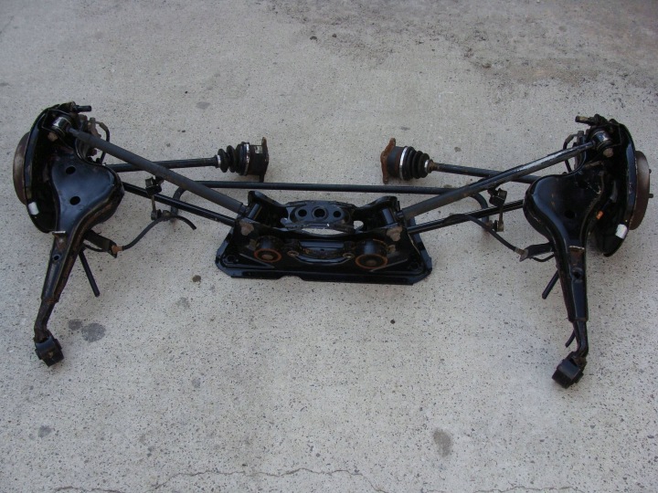 SUSPENSION ARRIÈRE COMPLET TOYOTA RAV4 II 2.0 D4D 4X4 4WD AWD NON MALOWANE