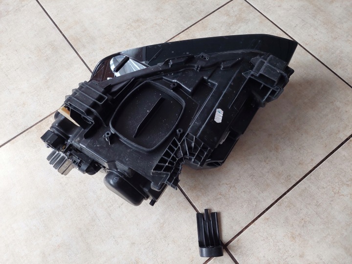 PHARE DROITE COMPLET LED AUDI Q2 LIFT 81A