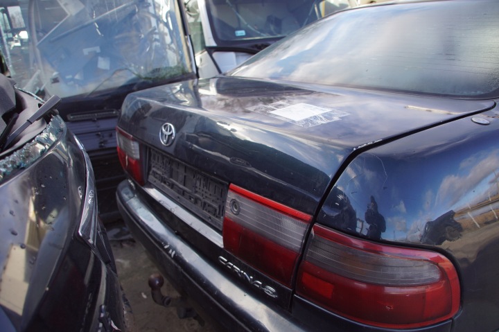 COUVERCLES DE COFFRE COUVERCLES DE COFFRE 742 TOYOTA CARINA E