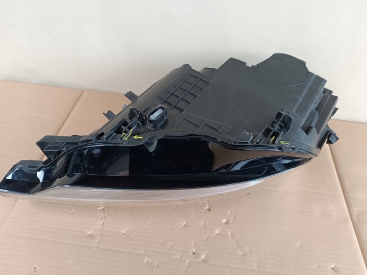 VOLVO XC60 II XC 60 PHARE AVANT DROITE COMPLET LED LHD 32342507