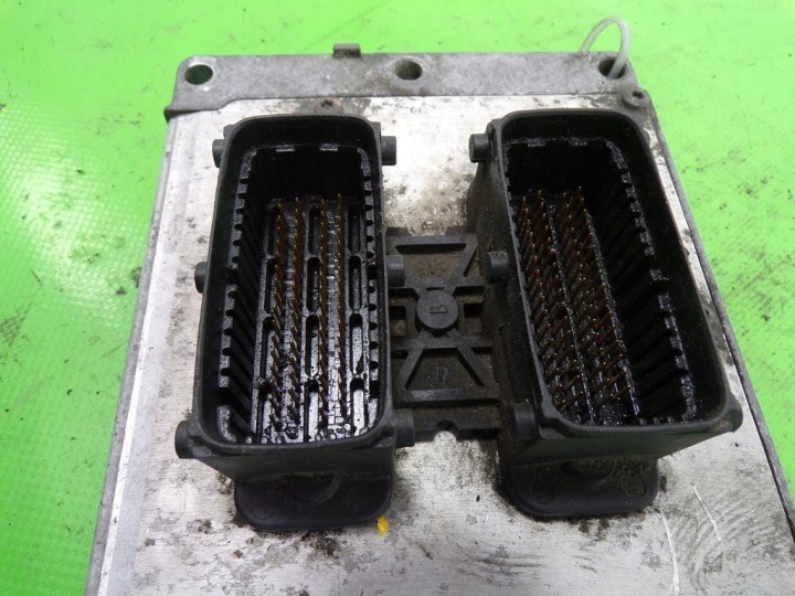 OPEL VECTRA C 2.2 Z22SE ORDINATEUR CONTRÔLEUR MOTEUR 12571664AU