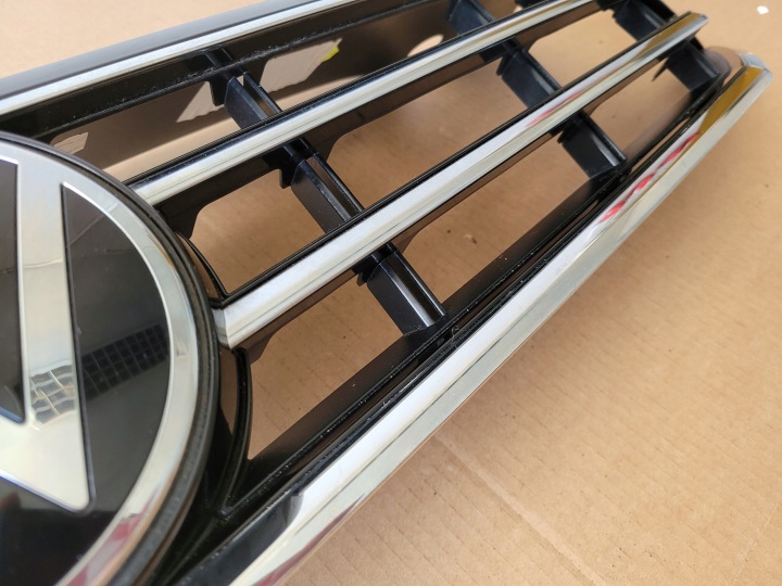 GRILLE CALANDRE LOGO EMBLÈME SOUS RADAR VW B8 LIFT 3G0853653N 5H0853601D