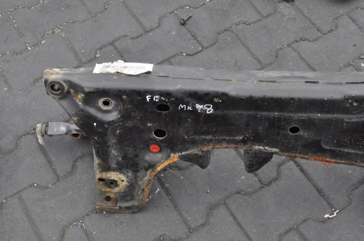 FORD FIESTA MK8 CHÂSSIS SUSPENSIONS POUTRE CHÂSSIS AVANT