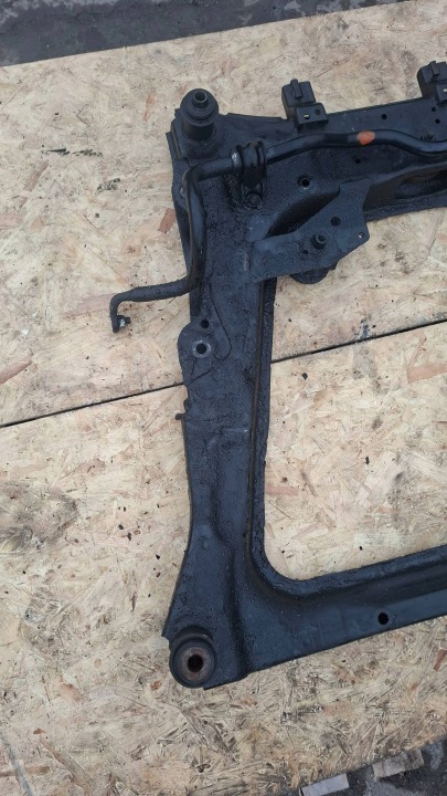 POUTRE AVANT AVANT CHÂSSIS NISSAN JUKE I F15 10/18