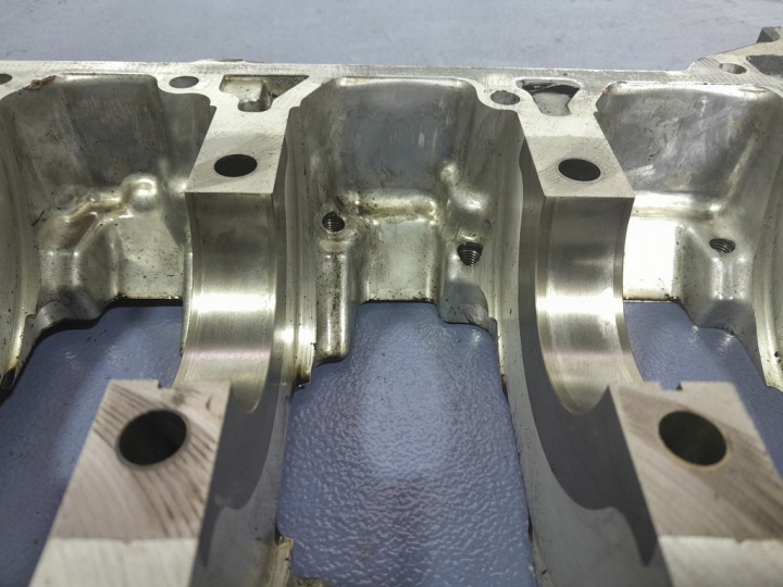 LEXUS IS II 2.2 D-CAT 2ADFHV CARTER CARTER HUILEUX MOITIÉ BLOC CHÂSSIS MOTEUR