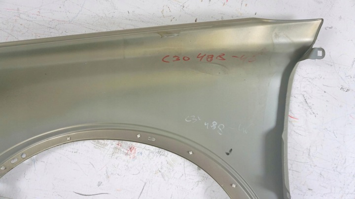 AILE DROIT AVANT AVANT VOLVO C30 06-10 2006-2010 488-46