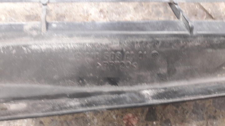 2105030101 GRILLE COURROIE RADIATEUR MERCEDES W210 UNIVERSEL
