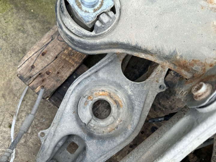 ARRIÈRE PONT MERCEDES-BENZ E COUPÉ (C207) A2073509702 33022680 2.1L 125KW