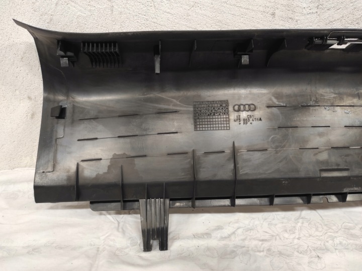 AUDI A6 C6 BERLINE PROTECTION COURROIE COUVERCLES DE COFFRE 4F5863471A