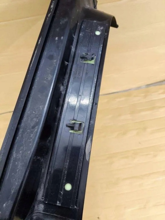 ARRIÈRE GAUCHE MOULURE DÉCORATIVE SEUIL MERCEDES-BENZ C (W203) A2036801035 3.0L