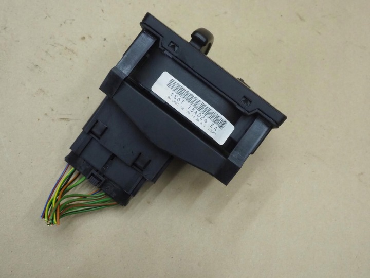 FORD FIESTA MK6 04-08R COMMUTATEUR COMMUTATEUR FEUX 6S6T13A024EA