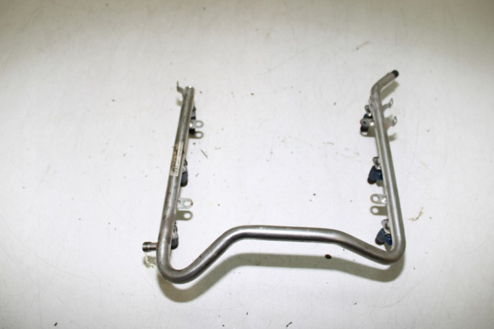 MERCEDES C CLASSE W203 MOULURE INJECTION A1120700595 INJECTEURS