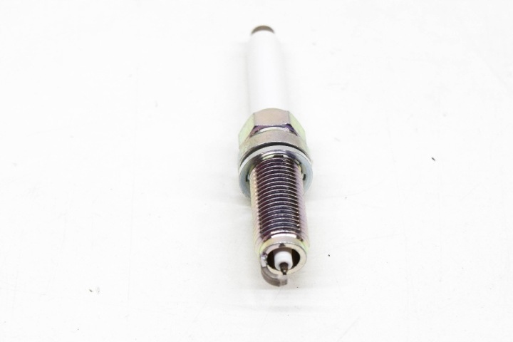 MB C-CLASS W205 BOUGIE ALLUMAGE A2701590700 2.0 ESSENCE 105 KWORYGINALNA