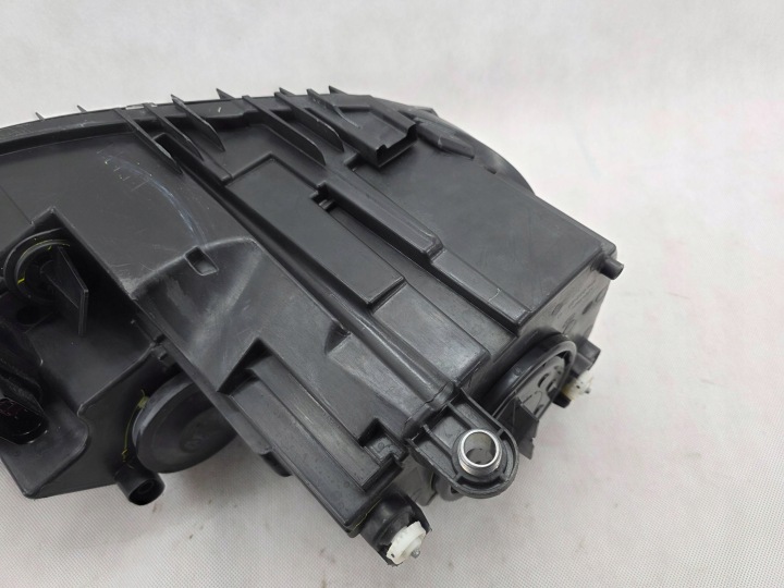 VW VOLKSWAGEN JETTA VI 2010+ PHARE PROJECTEUR AVANT GAUCHE EUROPE 5C7941005A