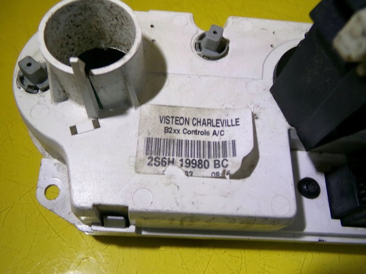 PANNEAU COMMANDE FLUX D'AIR FORD FIESTA 2S6H19980BC NR1449