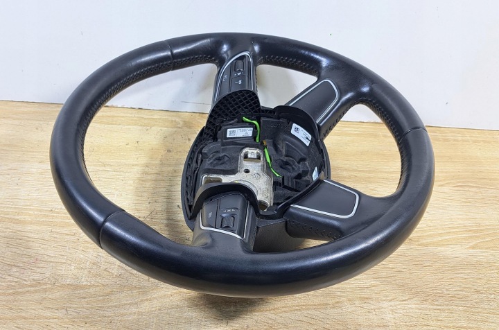 AUDI A4 B8 LIFT A5 VOLANT 62479180A 62482360D