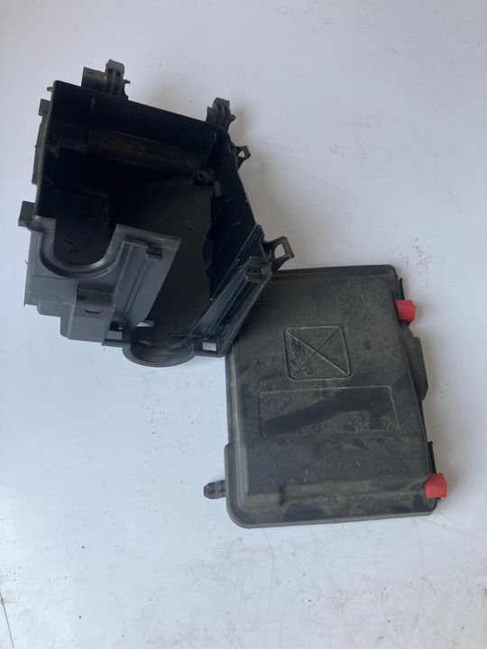 CASING BOXES FUSES PEUGEOT 308 T9 photo 1 - milautoparts-fr.ukrlive.com