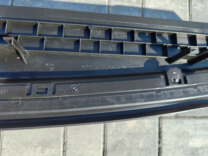 BMW 5 G30 LIFT 20- GUIDE D'AIR JALOUSIE INFÉRIEURE AVANT 5A218F6-01